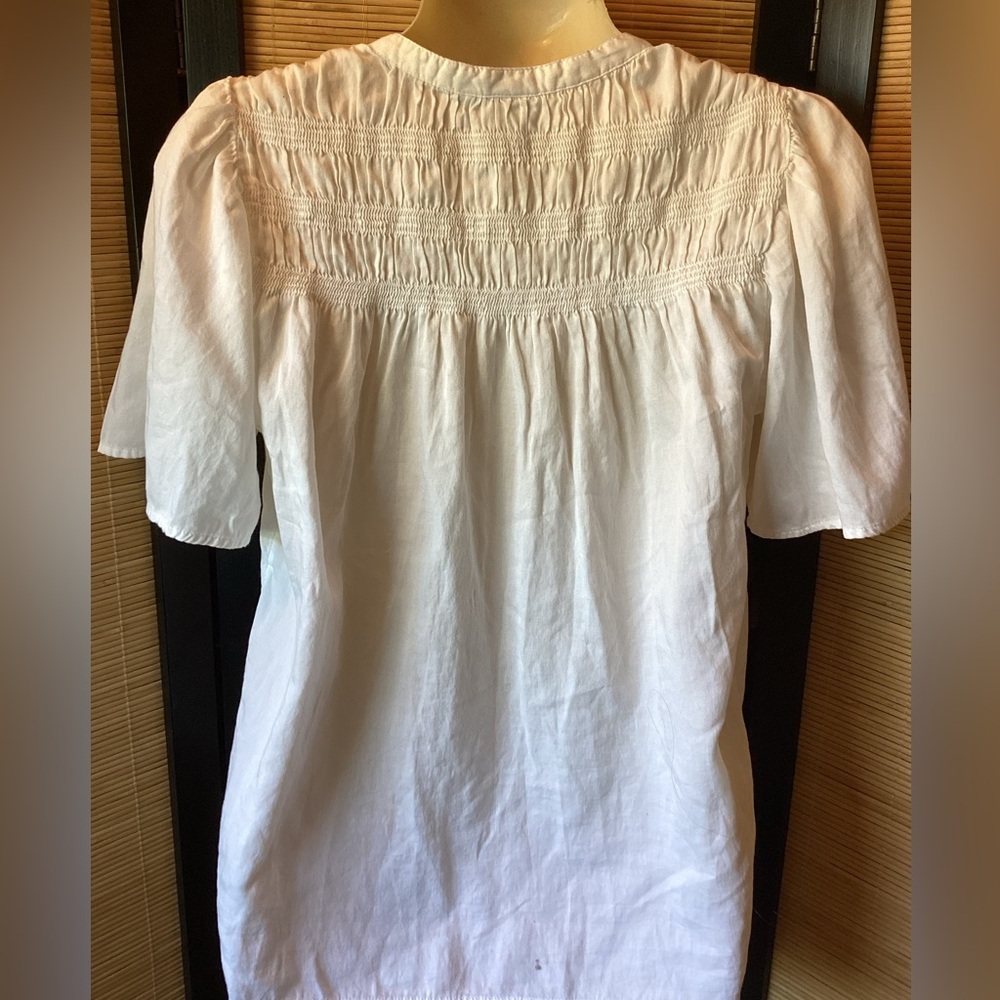 💗 GAP Smocked Blouse XS White Cotton EUC short sleeves - Picture 5 of 8